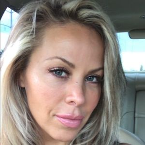 Meet your Posher, Sia